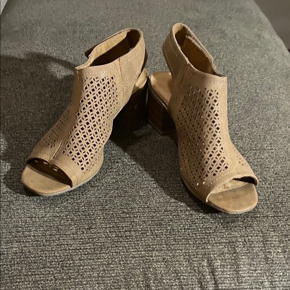 Elegant Tan Peep-Toe Heels